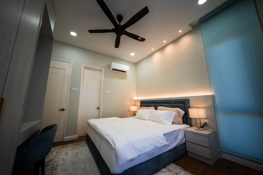 DMZ Holdings Bungalow — Real Estate, image 11 of 15