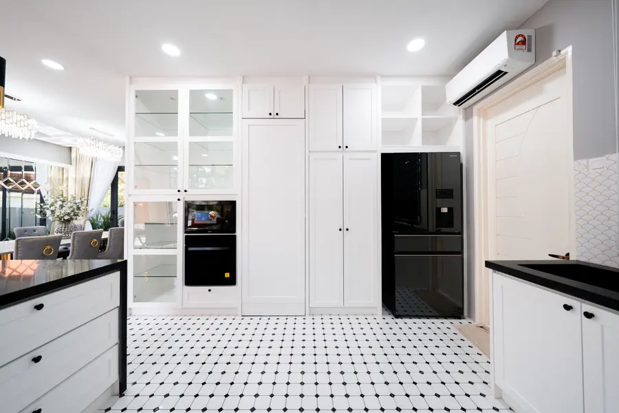 DMZ Holdings Bungalow — Real Estate, image 14 of 15